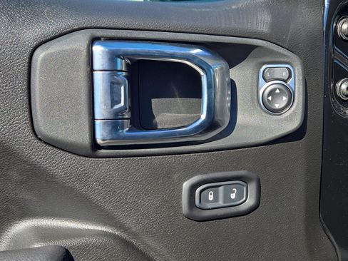 New 2025 Jeep Gladiator Sport image 14