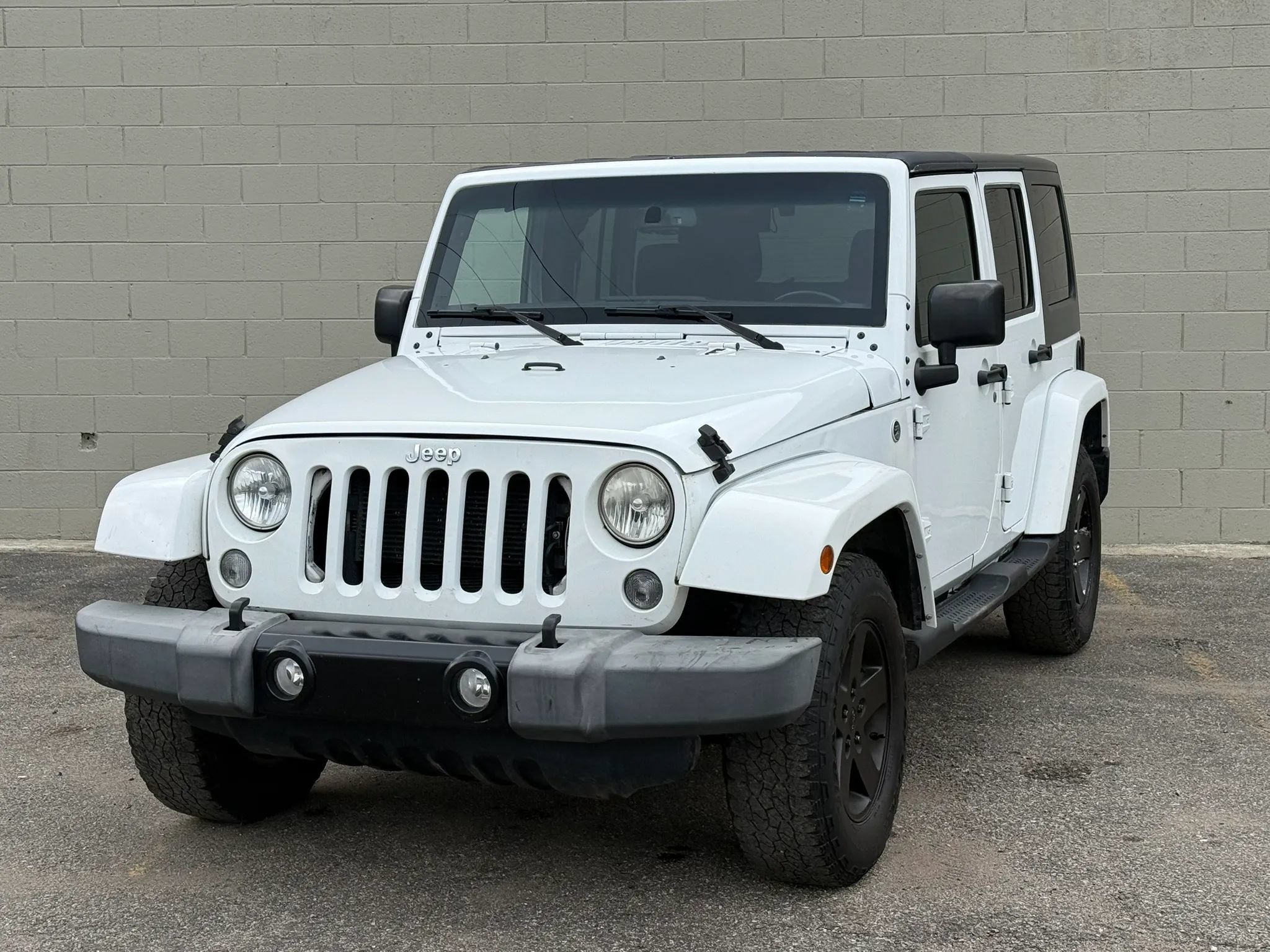 Used 2015 Jeep Wrangler Unlimited Sahara AWD/4WD image 1
