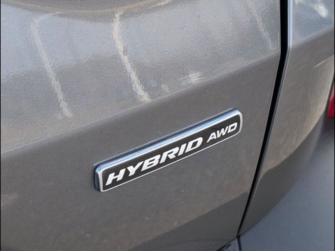 Used 2021 Ford Escape Titanium image 9