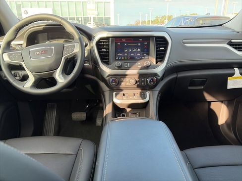 Used 2023 GMC Acadia SLT image 11