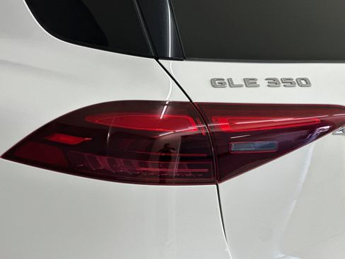 Used 2024 Mercedes-Benz GLE 350 4MATIC image 12