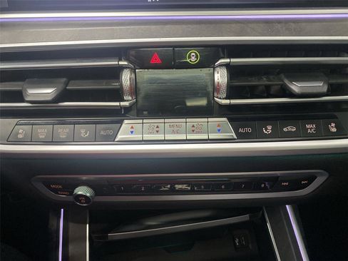 Used 2022 BMW X7 M50i AWD/4WD image 21