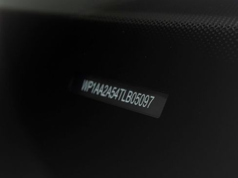 Certified 2026 Porsche Macan AWD/4WD image 45