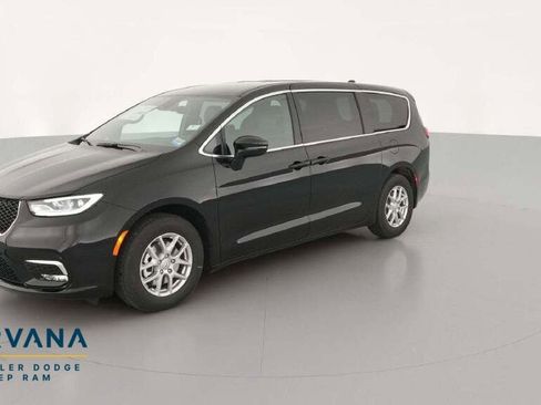 New 2026 Chrysler Pacifica Select image 1