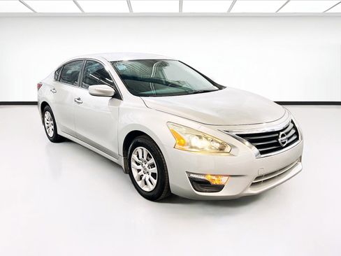 Used 2015 Nissan Altima 2.5 S FWD image 3