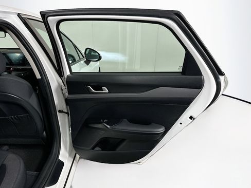 Used 2025 Kia K5 LXS image 28