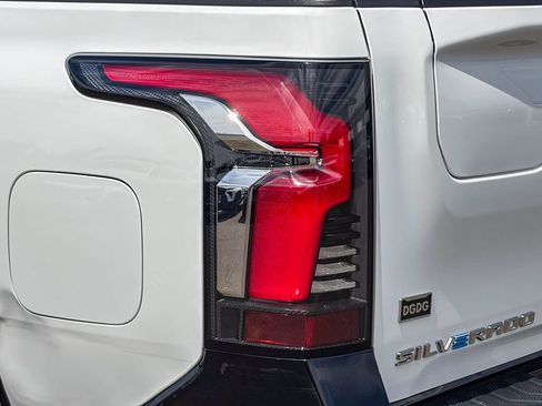Used 2024 Chevrolet Silverado EV RST AWD/4WD image 8