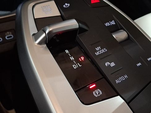 Used 2025 BMW X1 xDrive28i w/ Technology Package image 13