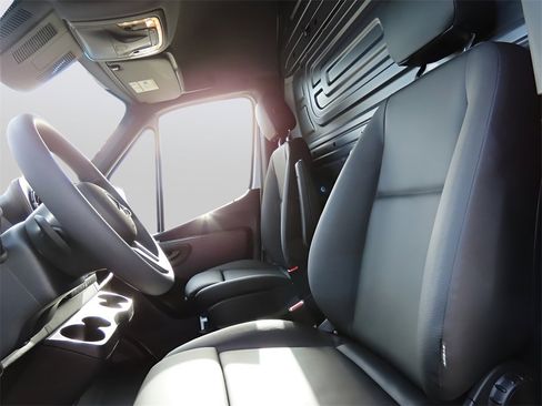 Used 2024 Mercedes-Benz Sprinter 3500 image 56