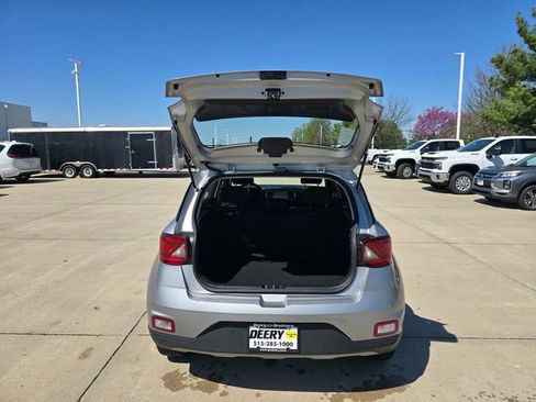 Used 2025 Hyundai Venue SEL FWD image 15