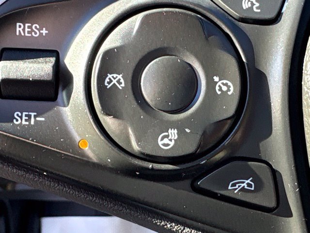 Used 2020 Buick Envision Essence AWD/4WD image 4