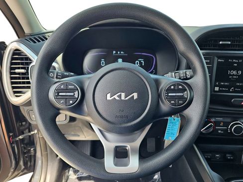 Certified 2025 Kia Soul LX w/ LX Technology Package FWD image 20