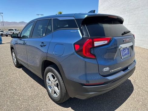 Used 2024 GMC Terrain SLE AWD/4WD image 3