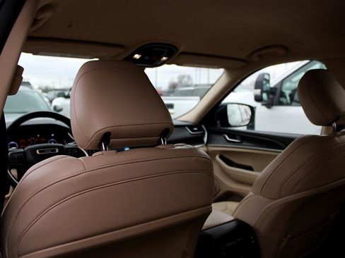 Used 2021 Jeep Grand Cherokee L Limited image 26