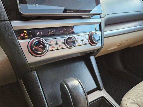 Used 2016 Subaru Outback 2.5i Limited image 32