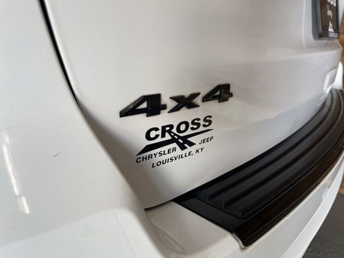 Used 2018 Jeep Grand Cherokee Altitude image 22