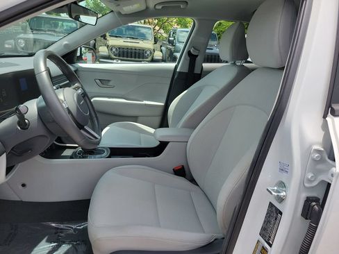 Used 2025 Hyundai Kona SEL FWD image 10