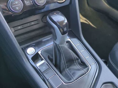 Used 2024 Volkswagen Taos SE image 15