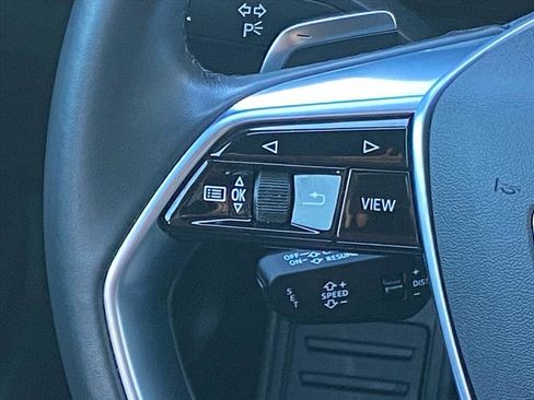 Used 2022 Audi e-tron Premium image 6