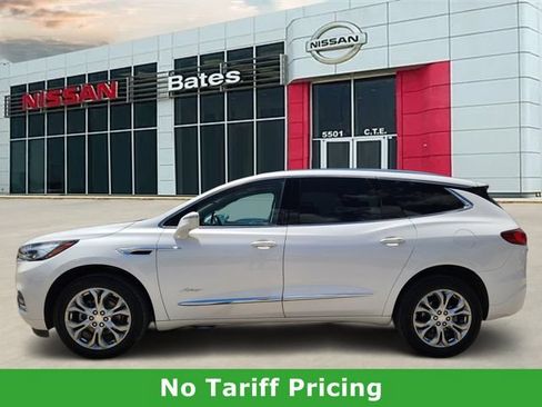 Used 2020 Buick Enclave Avenir w/ Avenir Technology Package FWD image 3