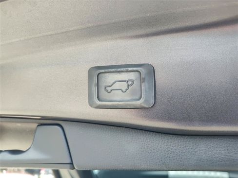 Used 2023 Toyota RAV4 XLE w/ Convenience Package FWD image 8