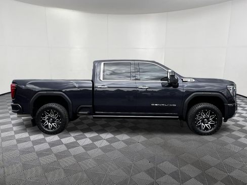 Used 2025 GMC Sierra 3500 Denali w/ Denali Reserve Package AWD/4WD image 7