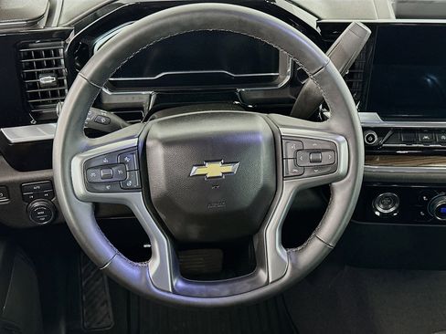 Used 2023 Chevrolet Silverado 1500 LT image 18