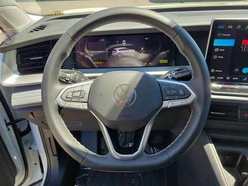 New 2026 Volkswagen Tiguan SE FWD image 22