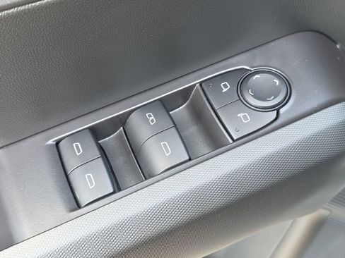 Used 2025 Chevrolet Colorado Trail Boss image 17