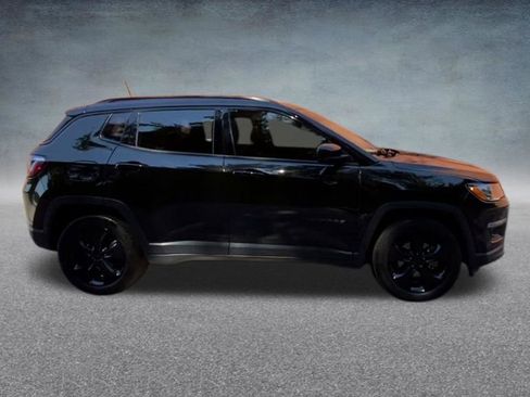 Used 2019 Jeep Compass Latitude FWD image 27