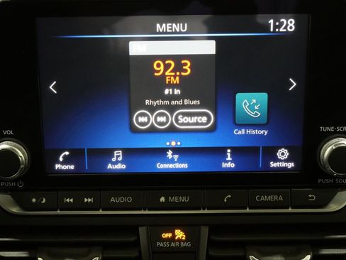 Used 2024 Nissan Altima 2.5 SV image 16