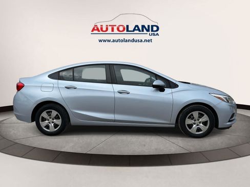 Used 2018 Chevrolet Cruze LS w/ LS Fleet Convenience Package image 3