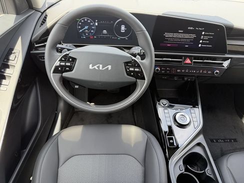 New 2026 Kia Niro Wind FWD image 18