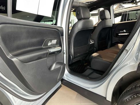 Used 2025 Mercedes-Benz GLB 250 4MATIC image 15