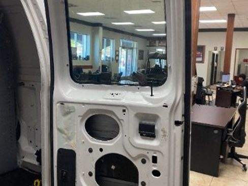 Used 2014 Ford E-250 and Econoline 250 w/ Power Group image 11