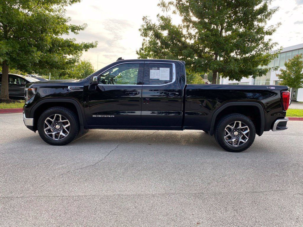 Used 2025 GMC Sierra 1500 SLE w/ X31 Off-Road Package AWD/4WD image 4