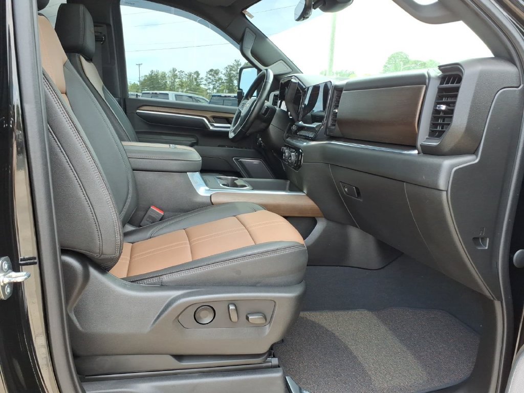 Used 2024 Chevrolet Silverado 3500 High Country w/ High Country Premium Package AWD/4WD image 12