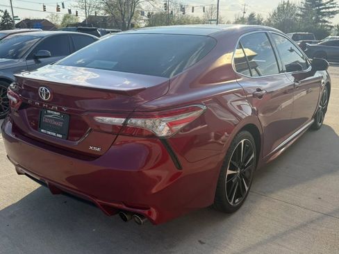 Used 2018 Toyota Camry XSE image 3