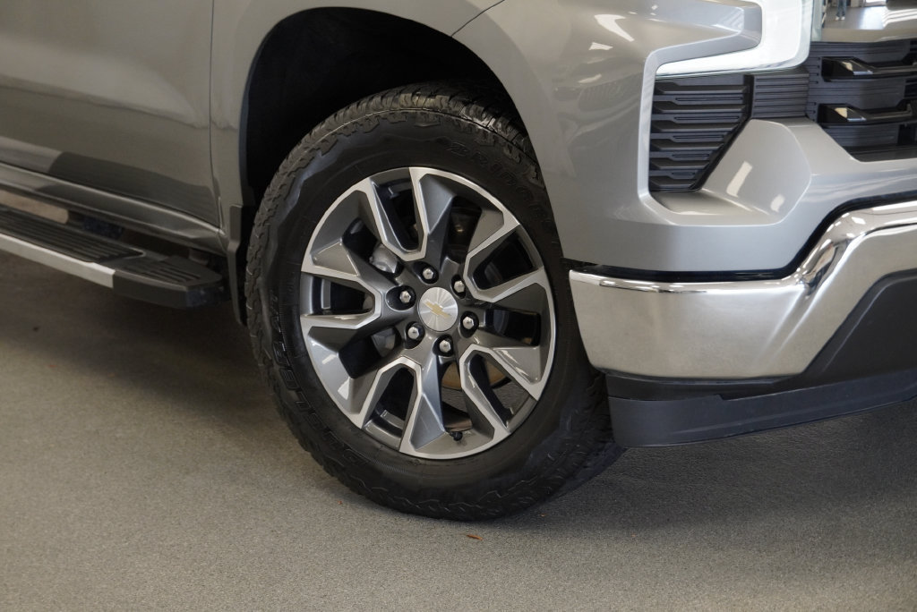Certified 2023 Chevrolet Silverado 1500 LT AWD/4WD image 9