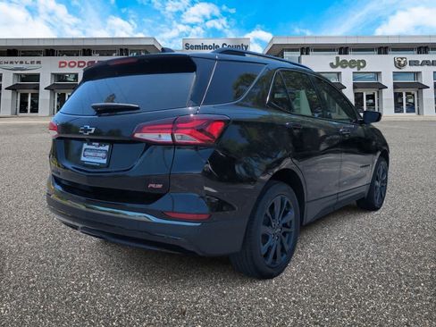 Used 2023 Chevrolet Equinox RS FWD image 8