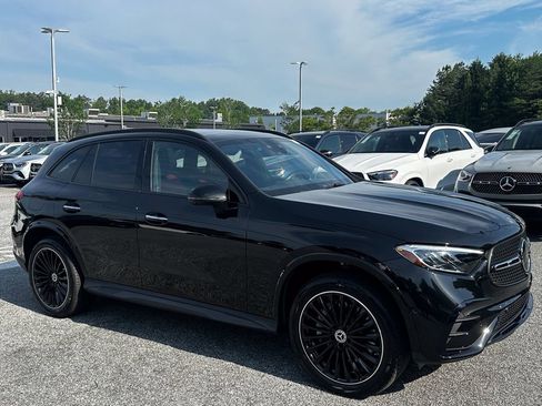 Certified 2025 Mercedes-Benz GLC 300 4MATIC image 2