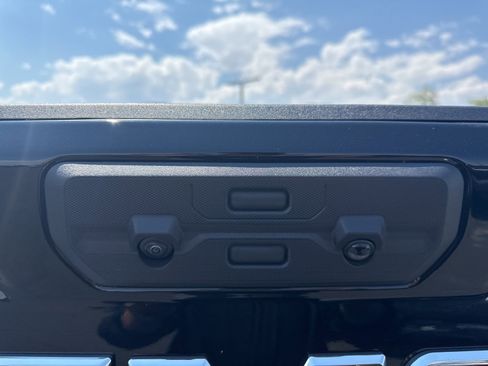 New 2025 GMC Sierra 3500 SLT w/ SLT Convenience Package image 38