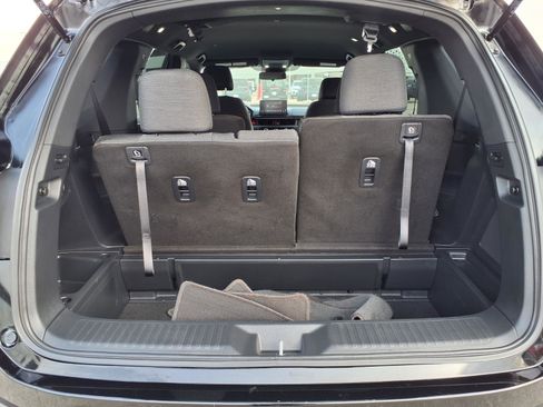 Used 2025 Honda Pilot Sport image 20