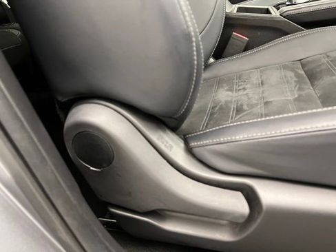 Used 2024 Mitsubishi Outlander SE image 35