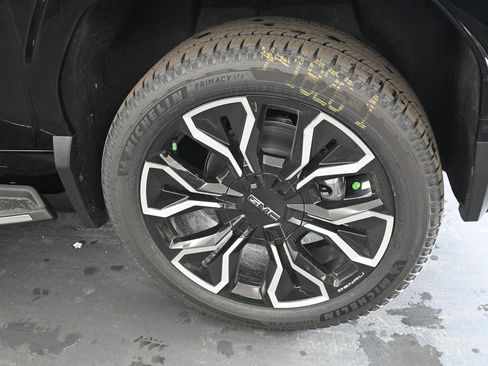 New 2025 GMC Sierra EV Denali image 14