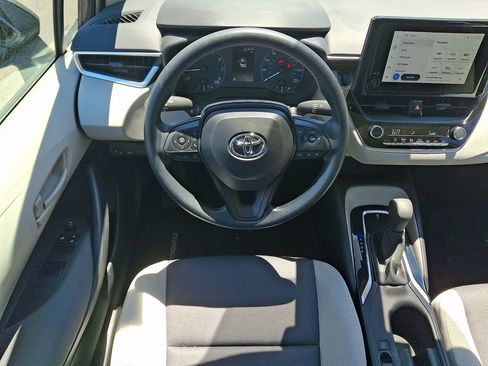 Used 2024 Toyota Corolla LE w/ LE Convenience Package FWD image 12