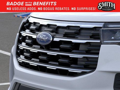 New 2026 Ford Explorer Active RWD image 18