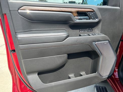 Used 2024 Chevrolet Silverado 1500 High Country w/ High Country Premium Package AWD/4WD image 10