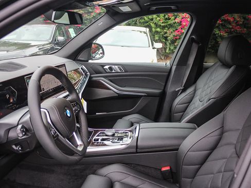Used 2026 BMW X5 sDrive40i RWD image 17