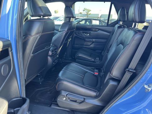 Used 2023 Honda Pilot TrailSport image 23